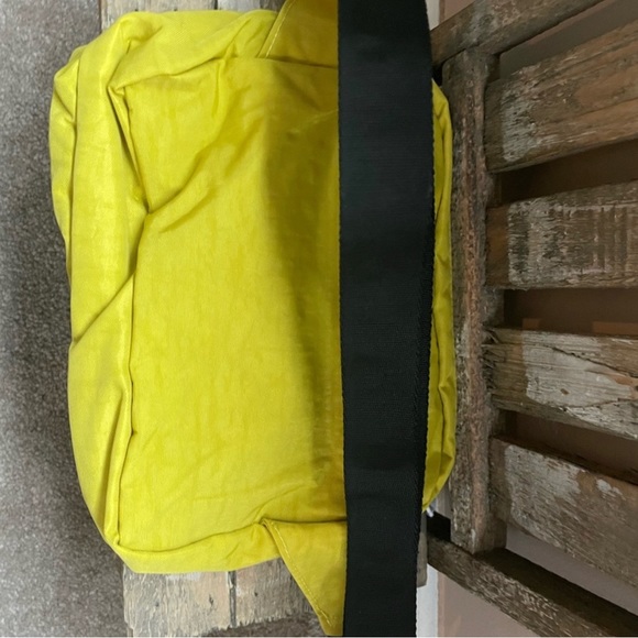 BAGGU RETIRED COLOR SOUR NWT FANNY CROSSBODY - Picture 4 of 4